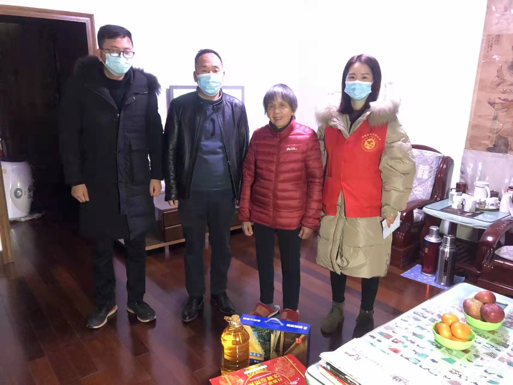 情系老黨員、老工作者 | 明家裝飾黨支部聯(lián)合社區(qū)開展新年走訪慰問活動